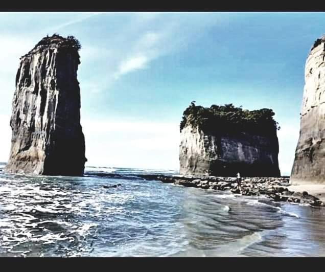 Hotel The Hole In The Rock Yurt Cape Foulwind Exterior foto